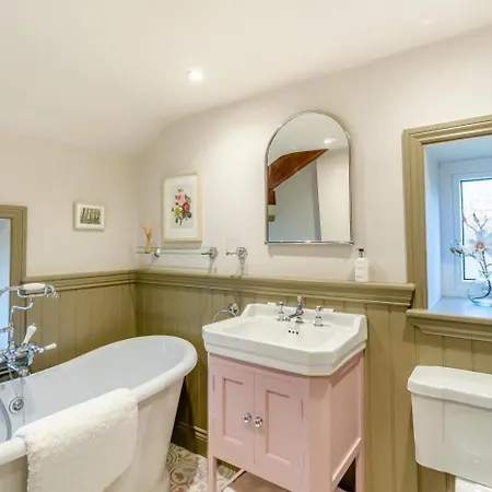 3 Bed In Horsehouse Oc-e29610 *