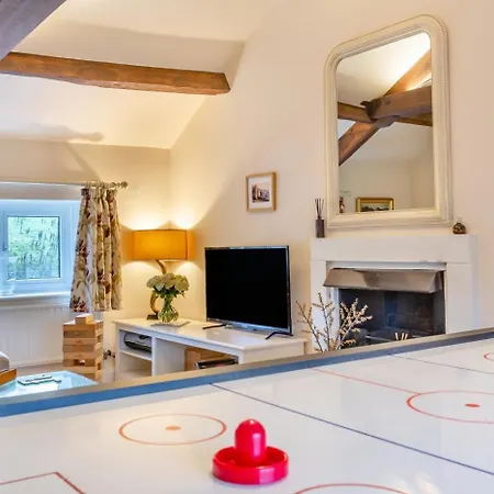 3 Bed In Horsehouse Oc-e29610 *